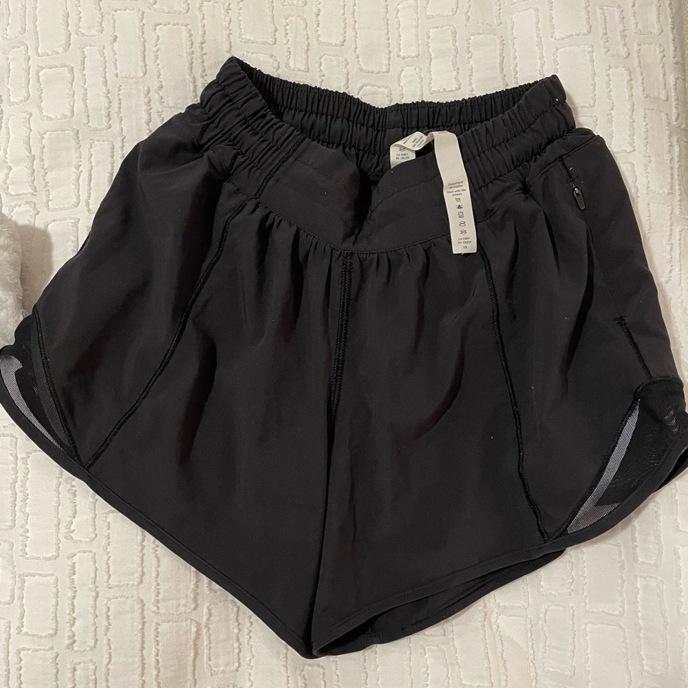 Lululemon Hotty Hot Shorts, Low Rise, 4” size 2, Black
